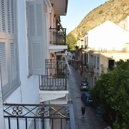 Апартаменты Archontiko Kolokotroni